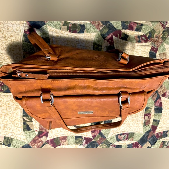 ❤️Beautiful Oversized tan bag❤️ - Picture 7 of 9